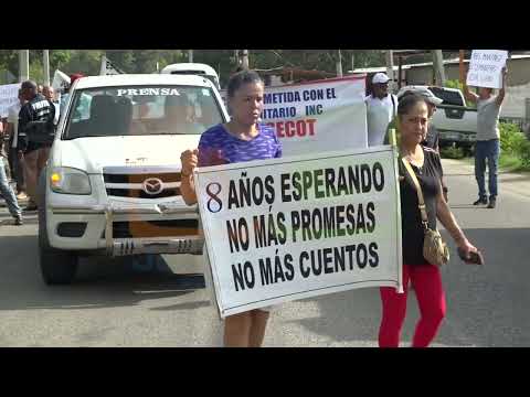 Marchan en Las Charcas, Santiago: exigen construcción de liceo, reparación de calles y agua potable