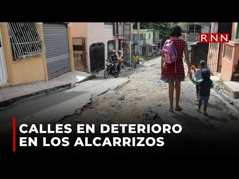 Calle en deterioro tiene cansados a residentes en Los Alcarrizos