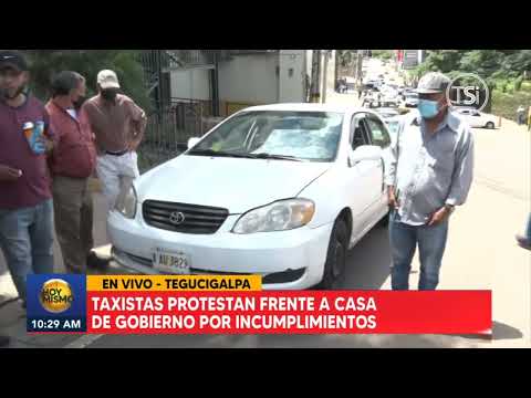 Taxistas protestan enfrente de Casa de Gobierno por incumplimientos