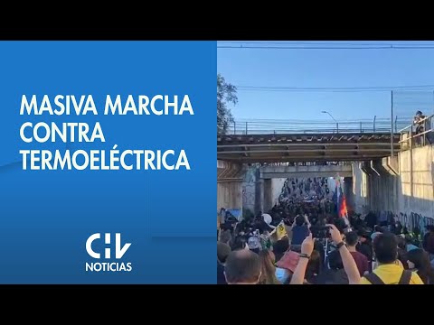 Masiva marcha contra termoeléctrica Los Rulos en Villa Alemana terminó con barricadas