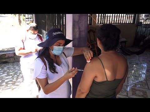 Vacunación contra la Covid-19 avanza en el barrio Santa Elena