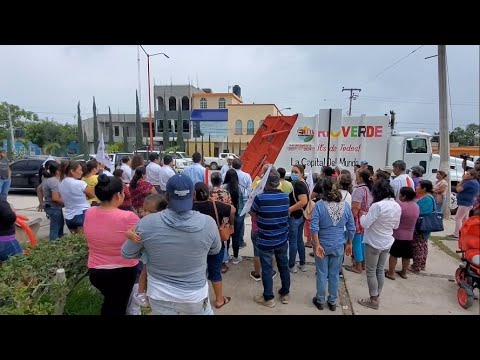 Nuevo camión compactador de basura entregó el alcalde de Rioverde, para que opere en el ejido...
