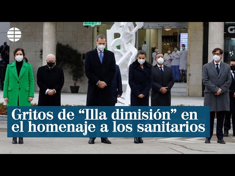 Gritos de Illa dimisión en el homenaje a los sanitarios en Madrid