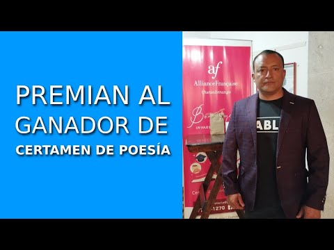 Premian al ganador del certamen Victor Villagrán Amaya en Alianza Francesa Quetzaltenango