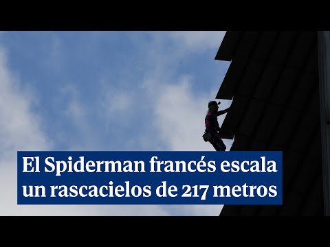 El Spiderman francés escala a sus 61 años un rascacielos de 217 metros en Manila