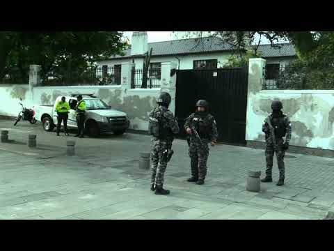 Ecuador mantiene vigilancia policial en la Embajada de México donde está el exvicepresidente Glas