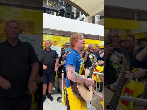 Ed Sheeran Surprises Fans at Mall of America LEGO Store