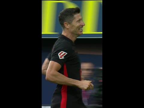 Lewandowski en modo cazador y Pablo Torre disfrazado de mentalista  #LALIGAenDAZN