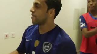 لاعب الشباب ناصر الشمراني ومواساة مع عموري بعد اصابته