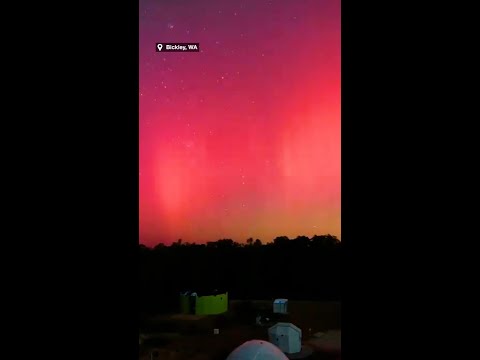 Incredible aurora paints the night sky in WA