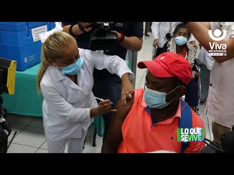 Pacientes del Hospital Monte España son inmunizados contra el Coronavirus
