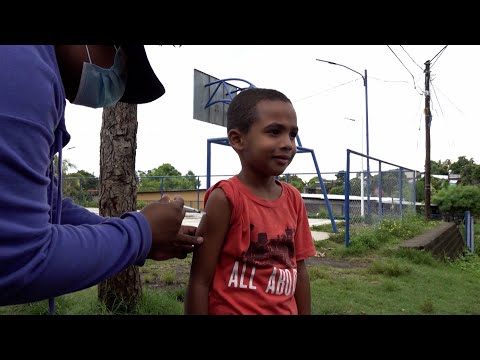 Pobladores del barrio Nueva Nicaragua reciben dosis contra la Covid-19