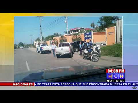 Se reporta choque de vehículos en la entrada a un Motel en Puerto Cortés