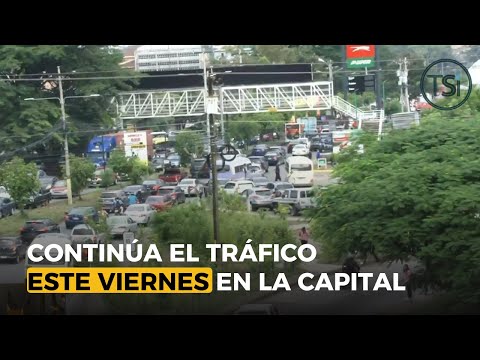 Continúa el tráfico este viernes en la capital