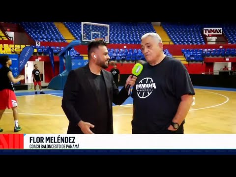 Flor Meléndez coach de la selección de baloncesto de Panamá