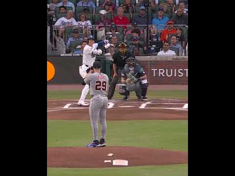 Shohei single to open the #AllStarGame for the National League 