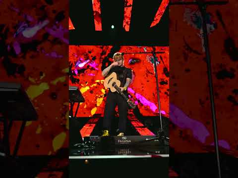 Ed Sheeran - Eyes Closed - First Performance Live in Manchester