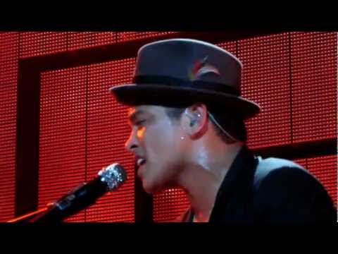 Bruno Mars - It Will Rain - Live HD Concert London