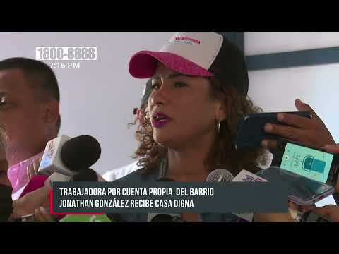 Trabajadora por cuenta propia de Managua recibe su casa digna - Nicaragua