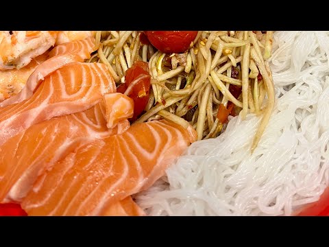 ตำถาดแซวมอลขนมจีนกุ้งสุกแซ่บๆ