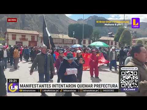Huancavelica: manifestantes intentaron quemar sede de Prefectura