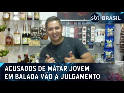 Acusados de espancar jovem até a morte em balada serão julgados após 11 anos | SBT Brasil (08/10/24)