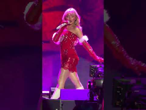 231201 Sabrina Carpenter 'is it new years yet' @ 102.7 KIIS FM Jingle Ball