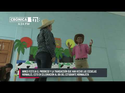Celebran a estudiantes normalistas en su día - Nicaragua