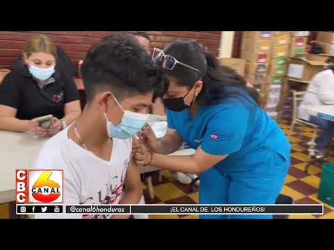 Instituto José Trinidad Reyes centro de vacunación para menores de edad