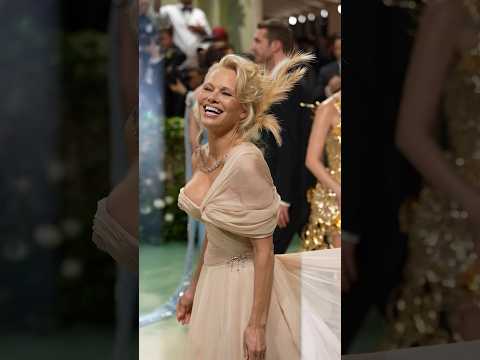 #PamelaAnderson is always a breath of fresh air at the #MetGala. ? #LiveFromE #shorts
