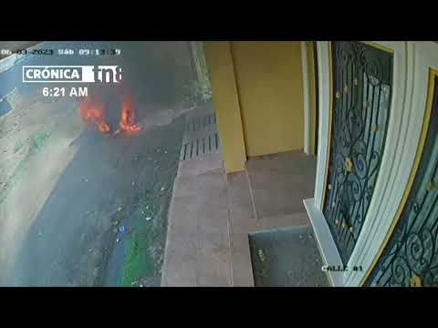 Minicargador toma fuego por desperfectos en sistema eléctrico en Nandaime - Nicaragua