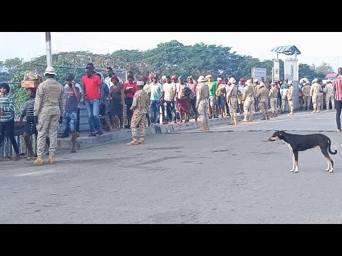 HAITIANOS ponen Fin a la paralización del comercio en la frontera por Dajabon tras entrar en masa.