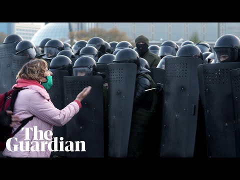 Belarus police fire stun grenades at peaceful protesters