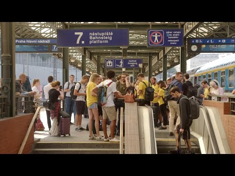 Free trains take Slovak citizens in the Czech Republic back to take part Slovakia election