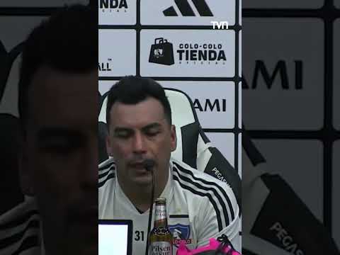 Esteban Paredes entrega unas palabras en antesala de su partido de despedida del fútbol profesional