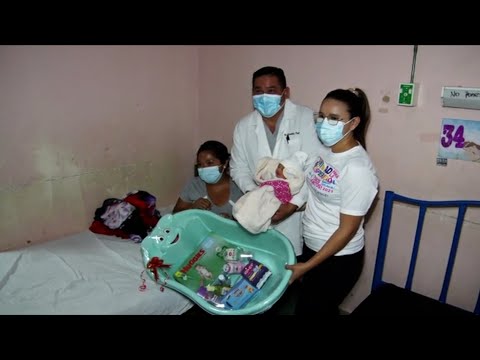 Entregan obsequios a madres de bebés que nacieron el 1 de Enero en Estelí