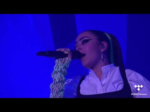 Charli XCX - claws (Live)