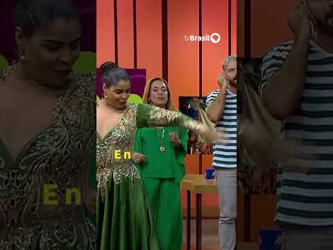 Imperatriz Leopoldinense apresentou o enredo: “Camaleônico”, que homenageia Ney Matogrosso. ✨💚🤍