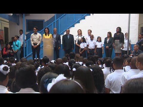 Presidente Cortizo pide a los estudiantes no rendirse en acto de inicio del año escolar