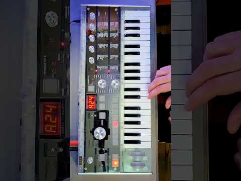 Synth Bass Jam on microKORG Crystal: Ainsworth The Musician