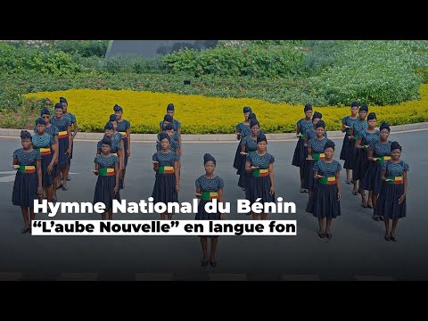 Hymne National du #Bénin exécuté en fon par les élèves filles du CEG GOUAKO KOTOCLOME