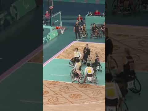 Scoring a Three-Pointer with Only Seconds Left! 🇨🇳🏀