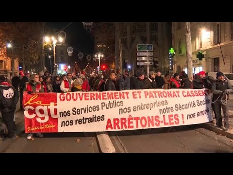 Sindicatos franceses querem paralisação total na greve geral de quinta-feira