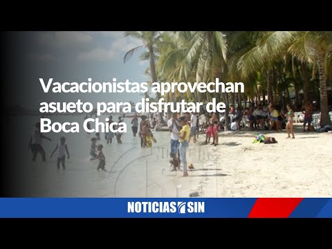 Vacacionistas aprovechan asueto para disfrutar Boca Chica