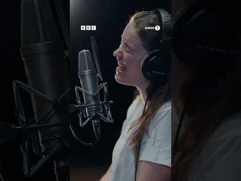 this @Radiohead cover 🥹 @thisissigrid #PianoSession #Sigrid #Radiohead