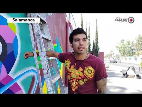 Ramsés Hernández da vida a los murales de la Cancha del Árbol en Salamanca