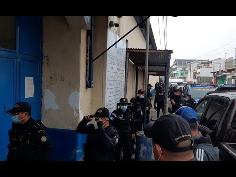Desarrollan requisas en cárceles de Cobán y Mazatenango