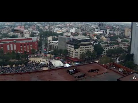 #CDMX | Se vino la lluvia en el concierto #envivo ? #revolucion