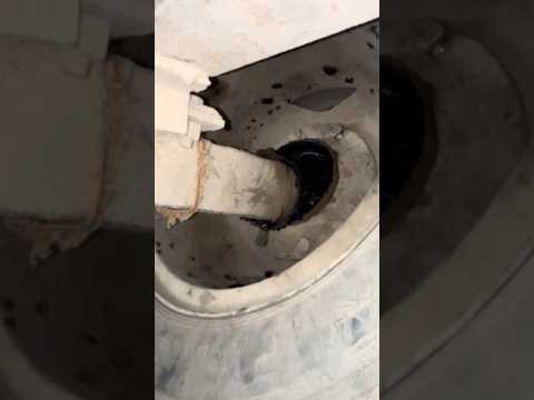 Unbelievable Truck Wheel Failure on the Highway
