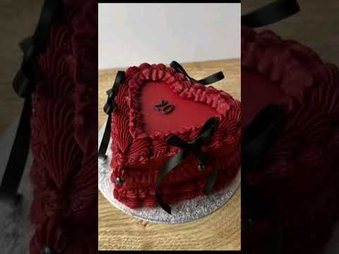 maroon cake